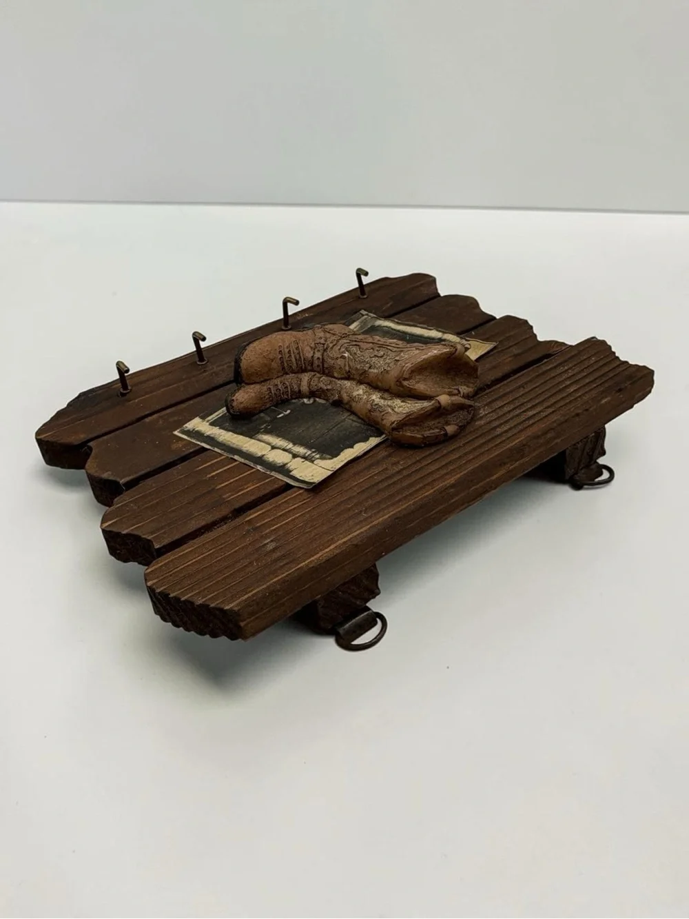Rustic 1990s Wood Western Cowboy Boot Theme Key Rack with 4 hooks 6 Inch Wide